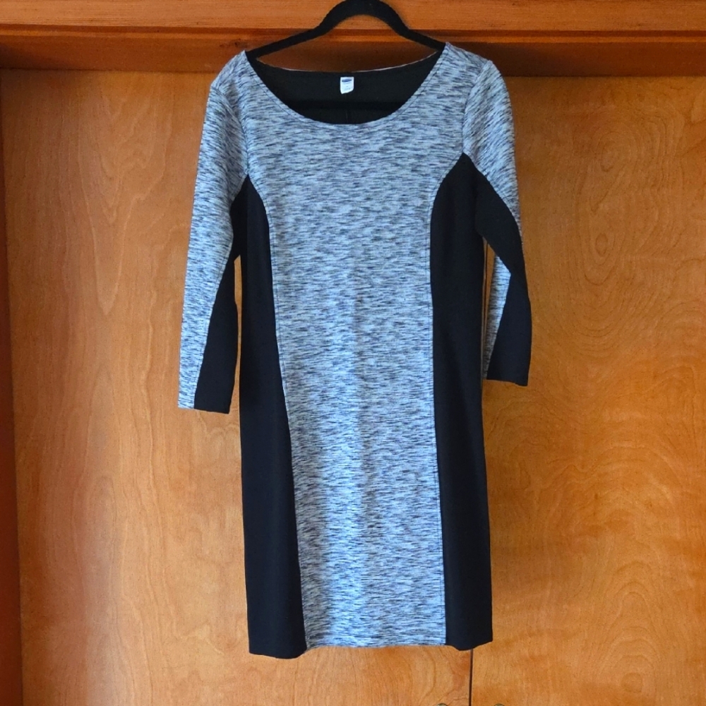 Old Navy Black and Gray Long Sleeve Dress